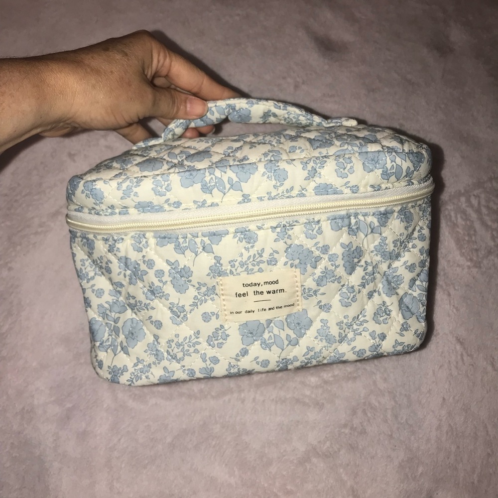 Floral Makeup Bag, Quilted Makeup Bag, Cotton Cosmetic Bag, Blue Flower NWOT